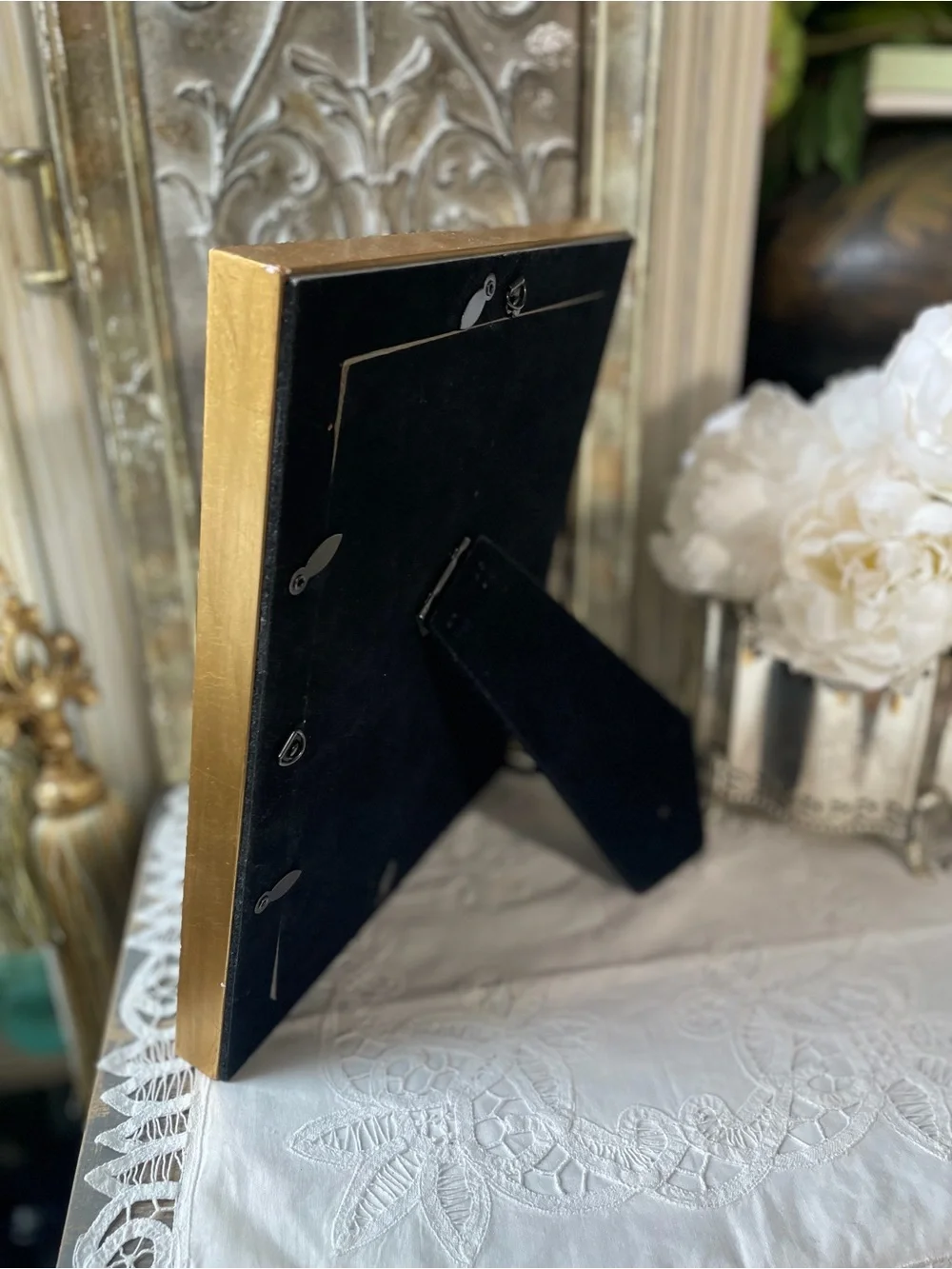 Pottery barn 8 x 10 gold gilded picture frame